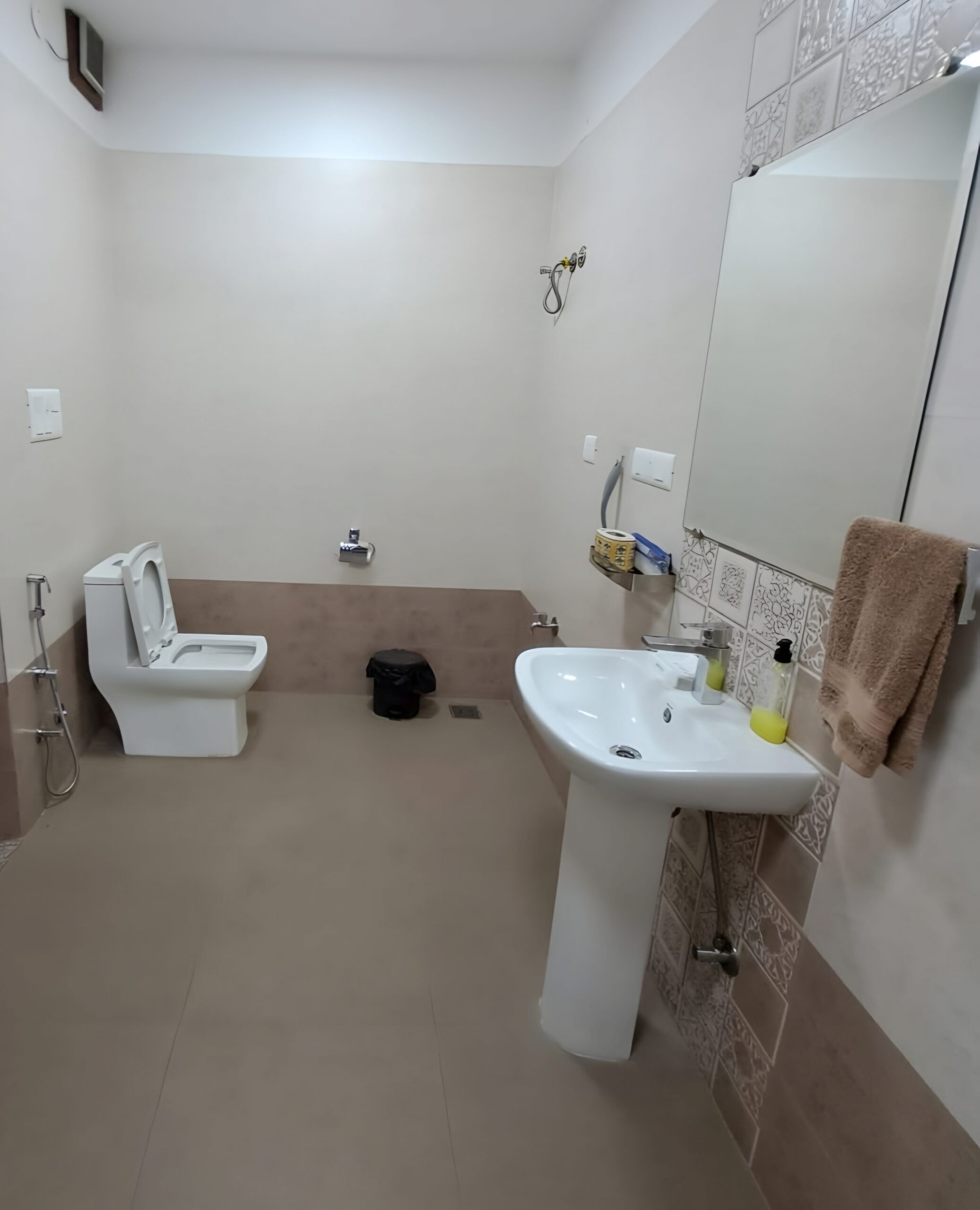 Picsart_25 08 29_09 38 45 558 scaled